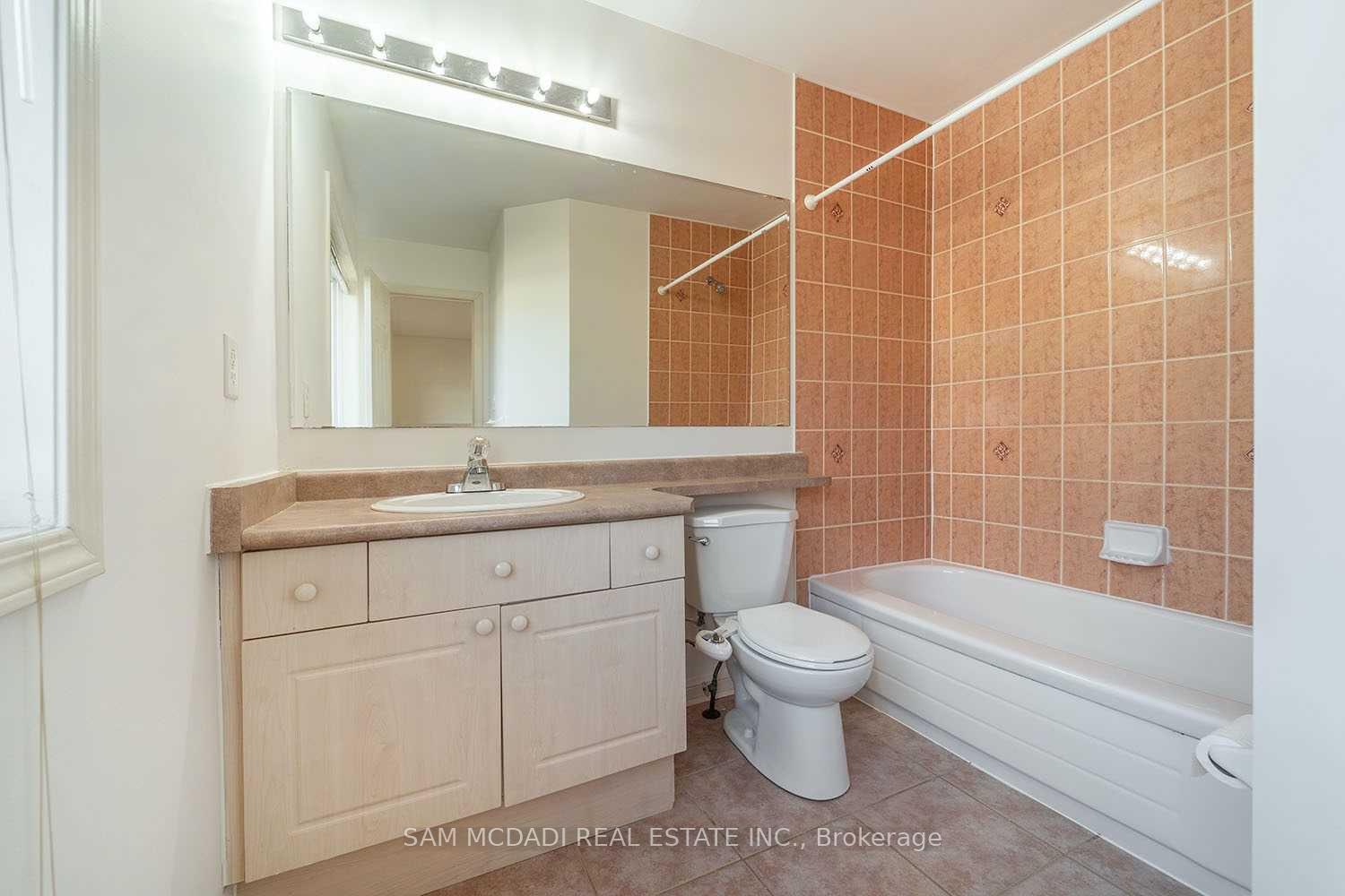2447 Baintree Crescent