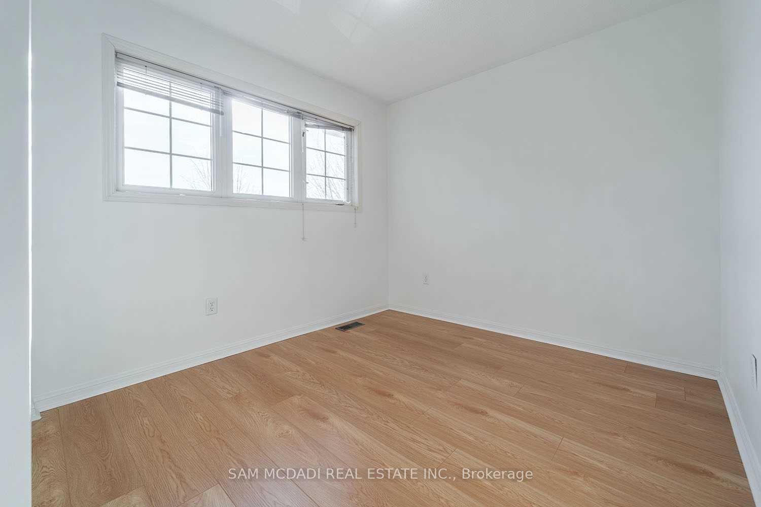 2447 Baintree Crescent