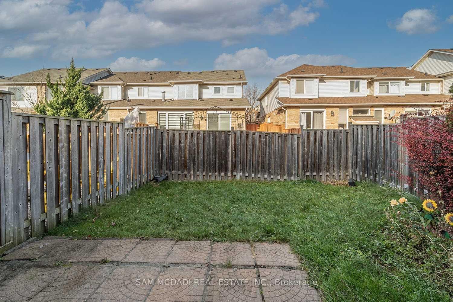 2447 Baintree Crescent