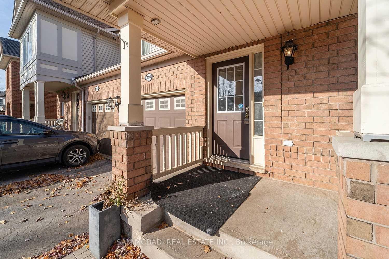 2447 Baintree Crescent