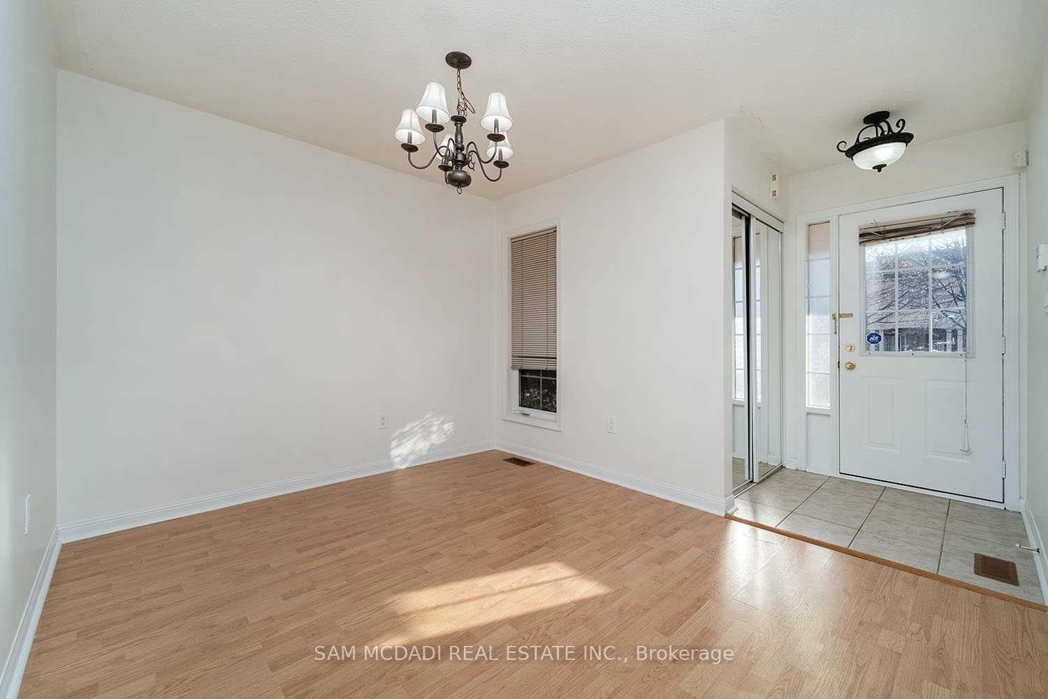 2447 Baintree Crescent