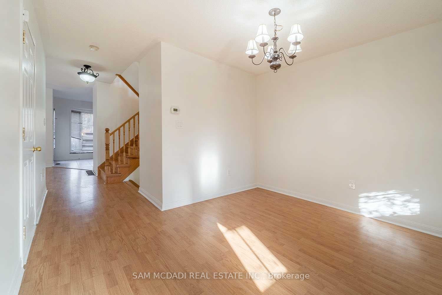 2447 Baintree Crescent