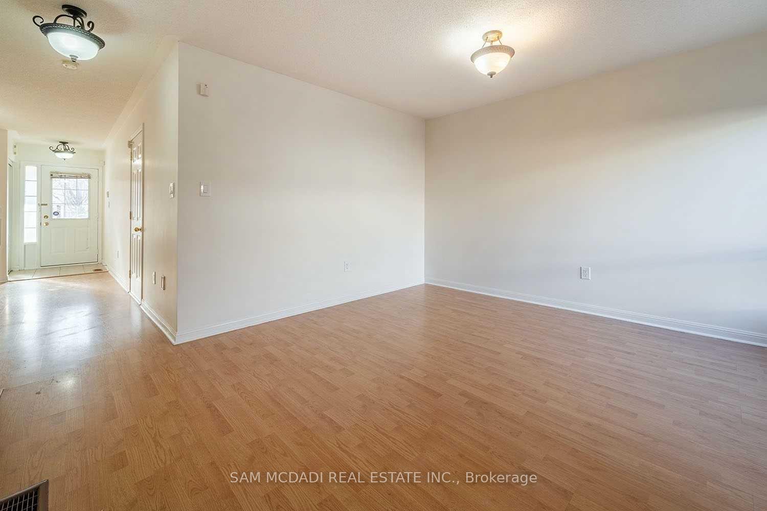 2447 Baintree Crescent