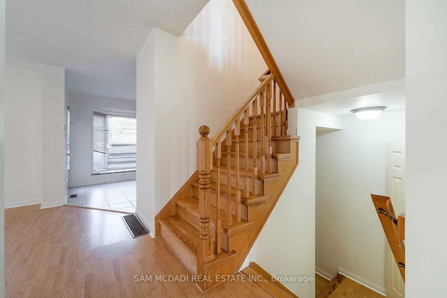 2447 Baintree Crescent