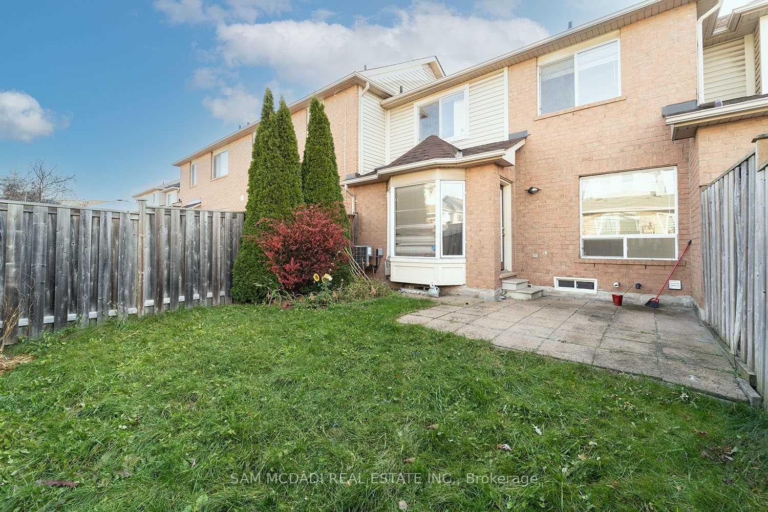 2447 Baintree Crescent