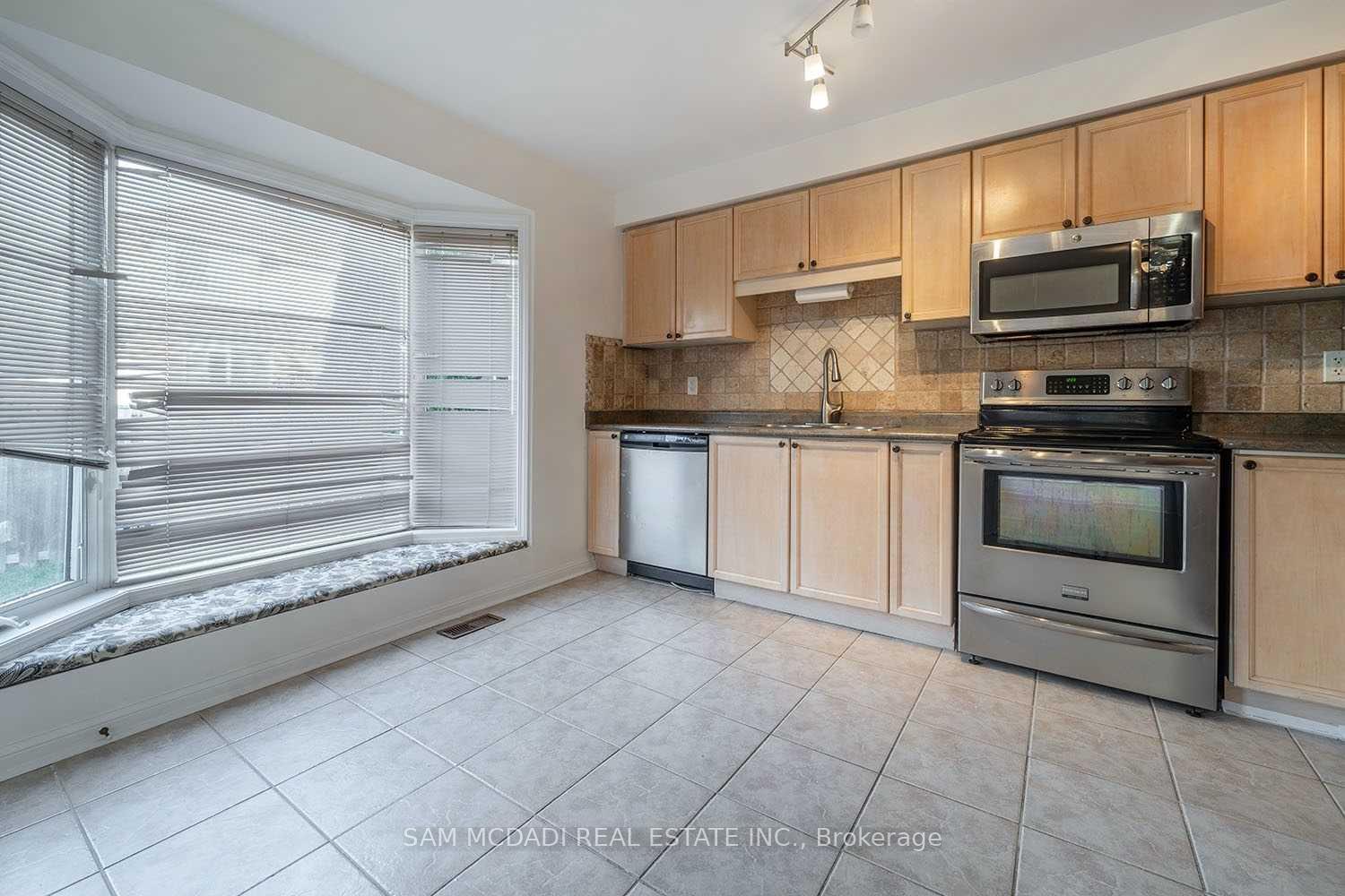 2447 Baintree Crescent