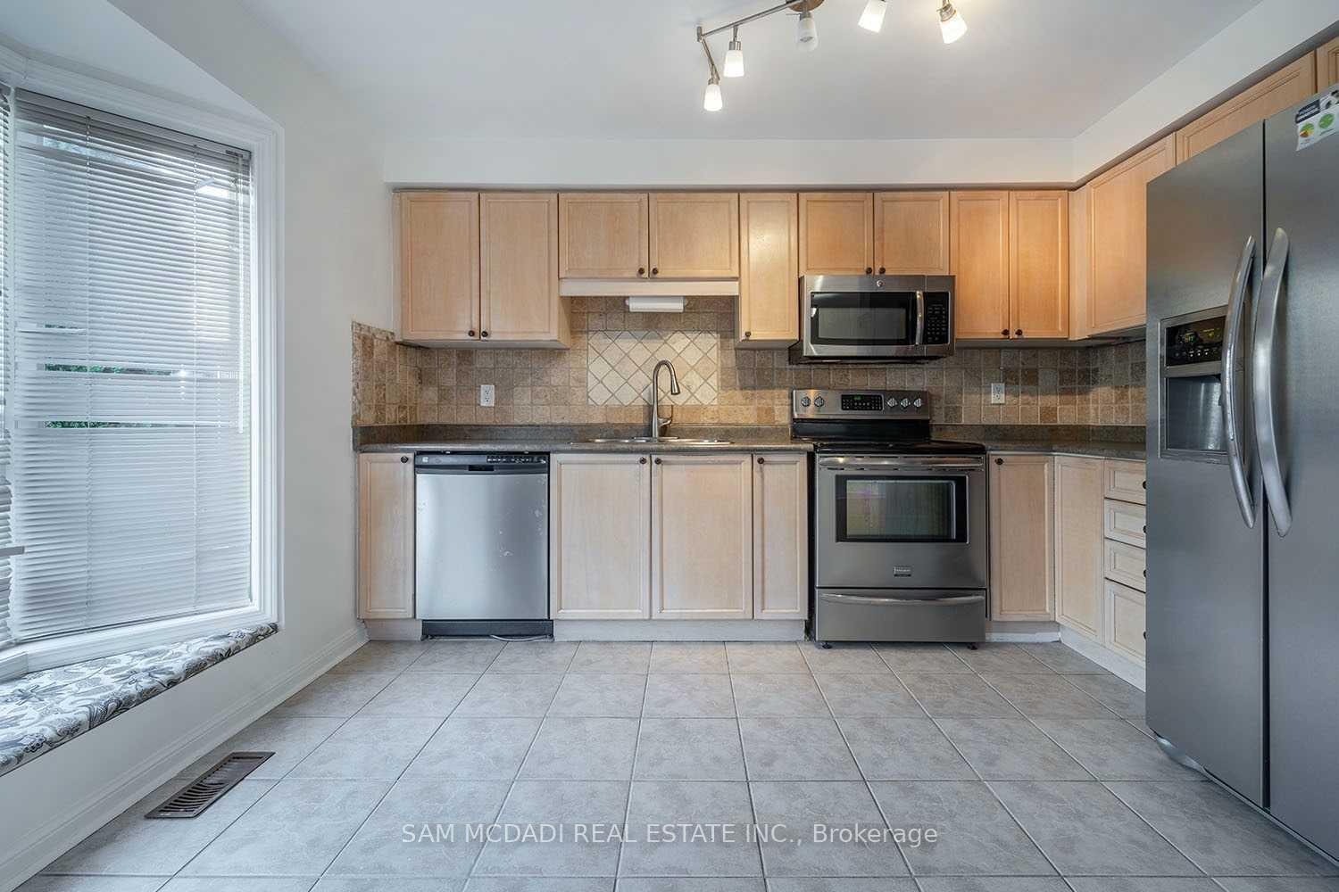 2447 Baintree Crescent