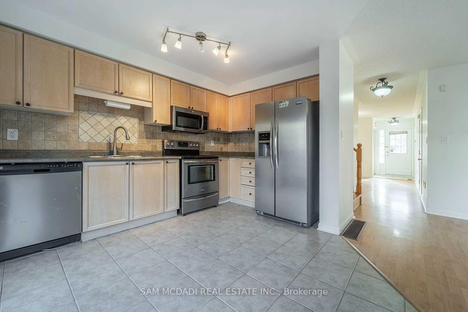 2447 Baintree Crescent