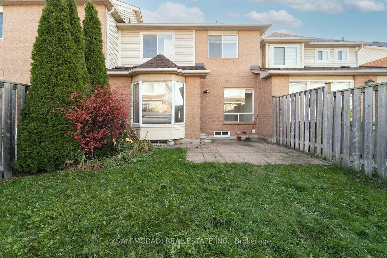 2447 Baintree Crescent