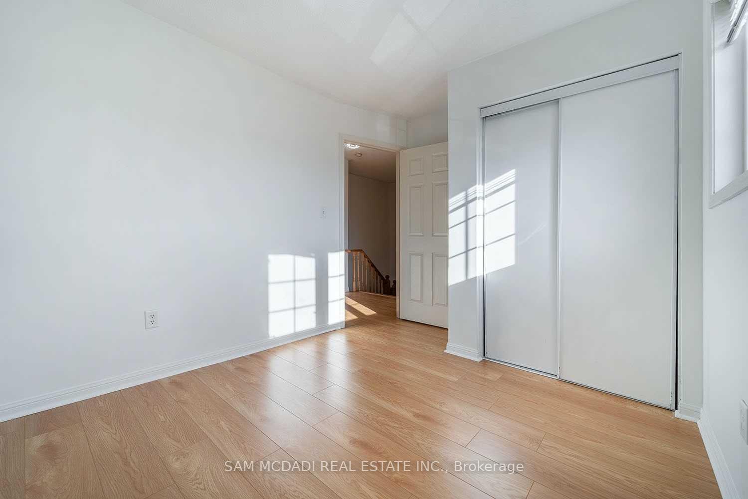2447 Baintree Crescent