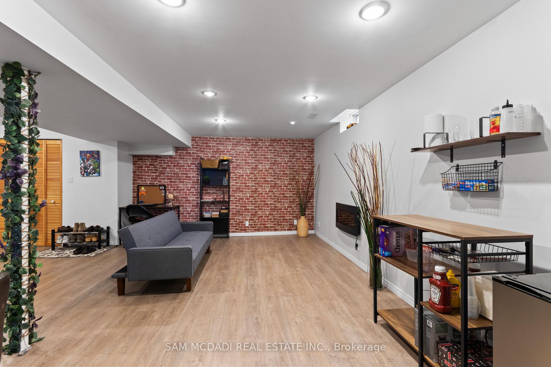 3182 Shadetree Drive