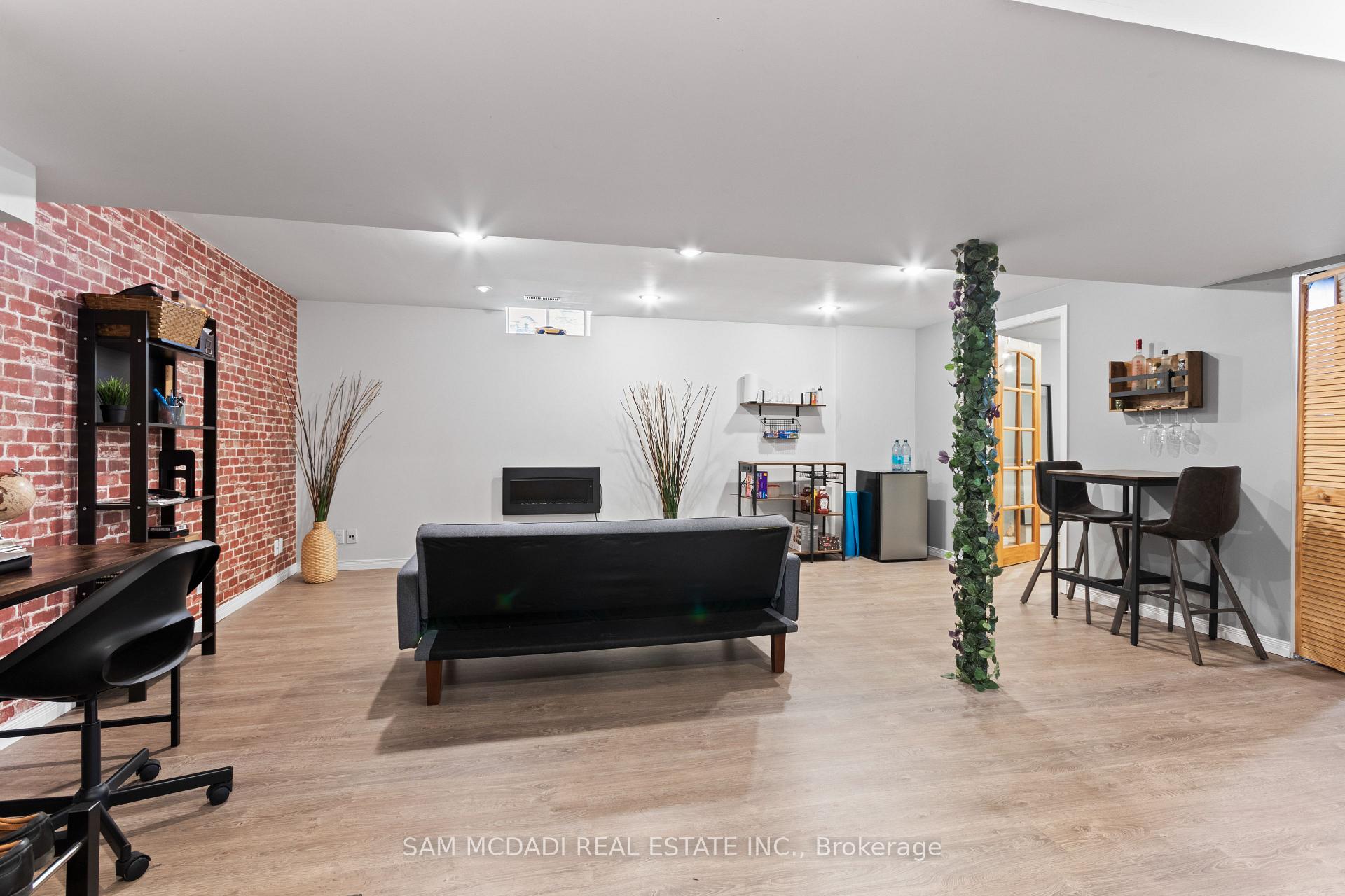 3182 Shadetree Drive