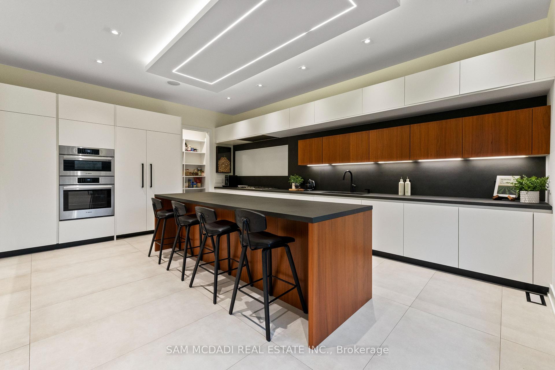 2075 Shawanaga Trail