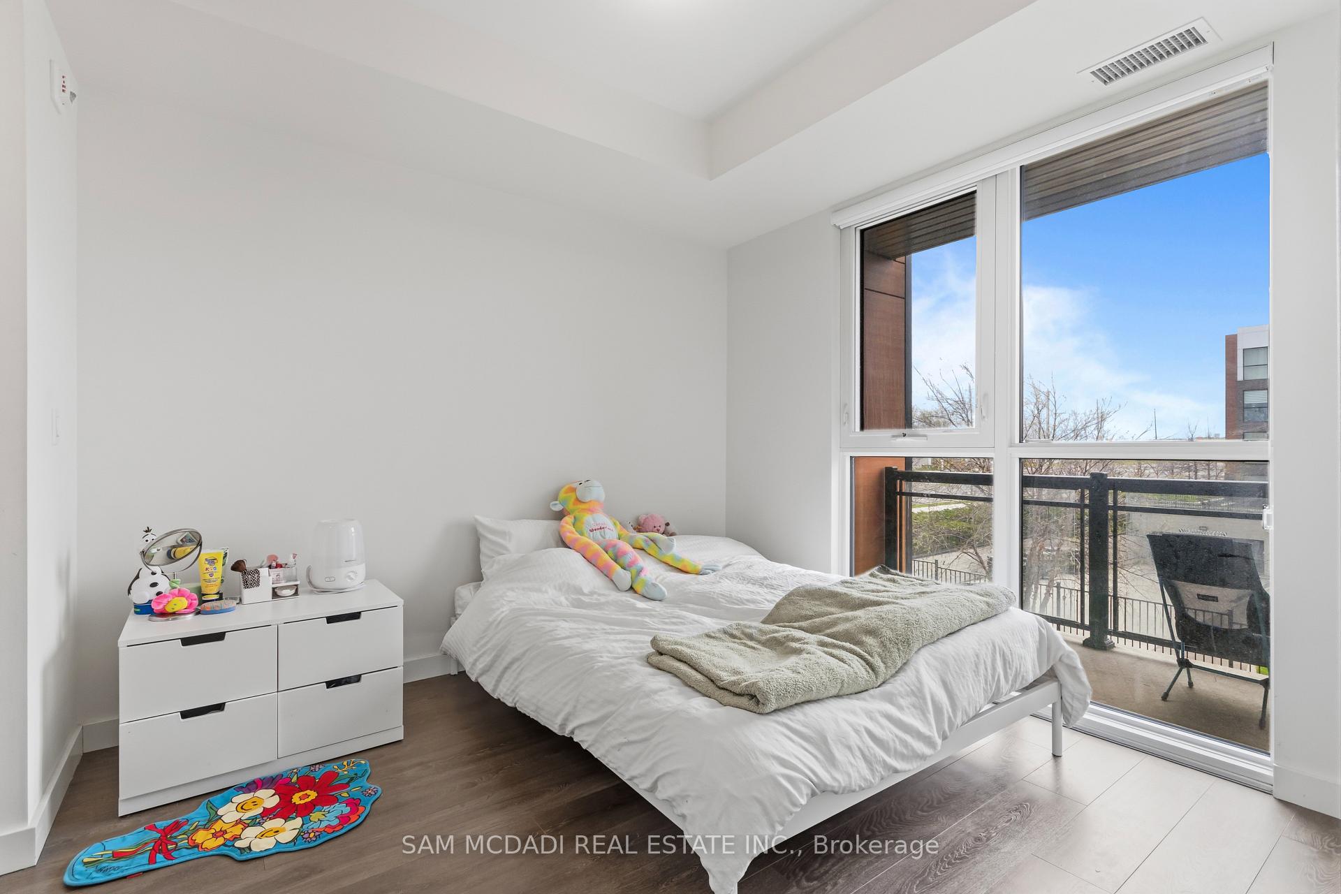 210 Sabina Drive E 204