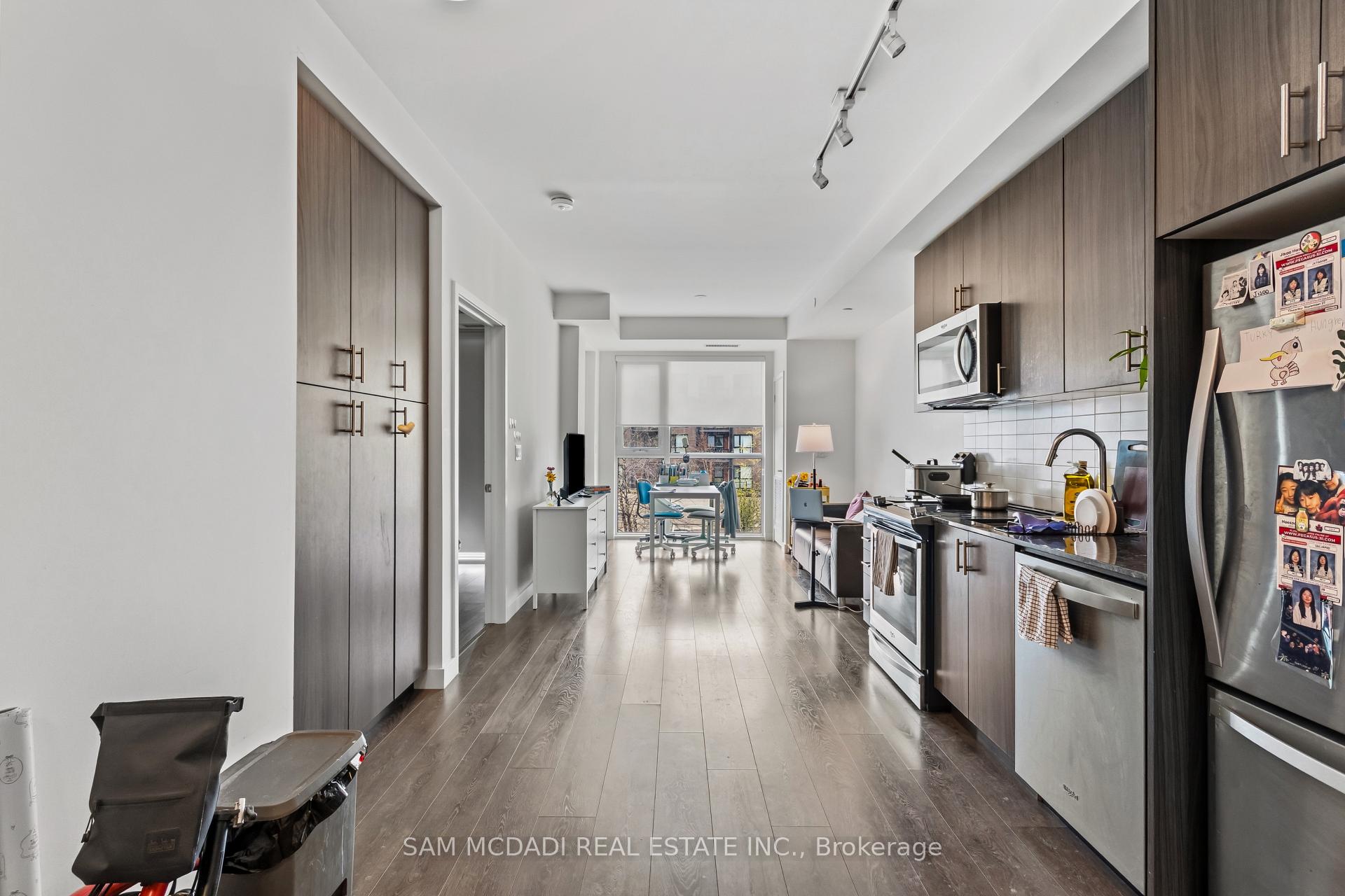 210 Sabina Drive E 204