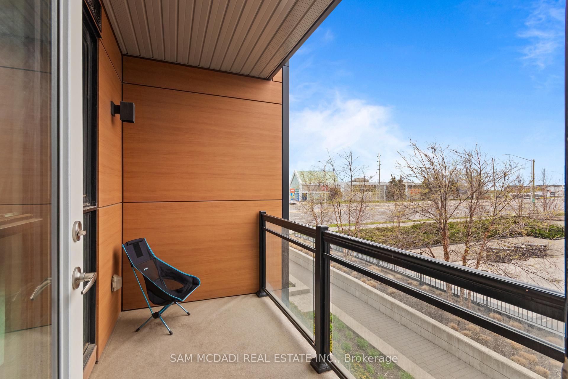 210 Sabina Drive E 204