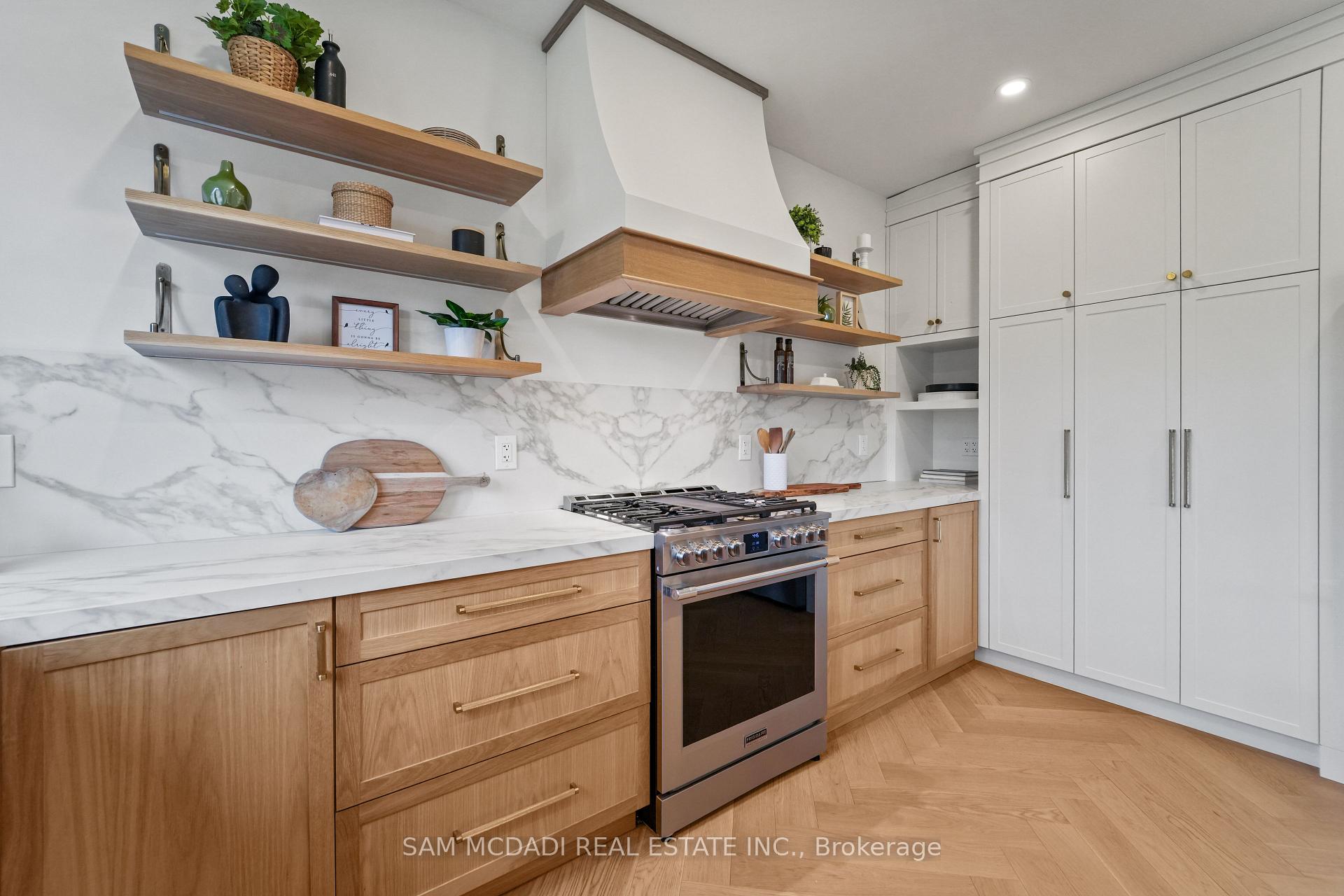 130 Lake Promenade
