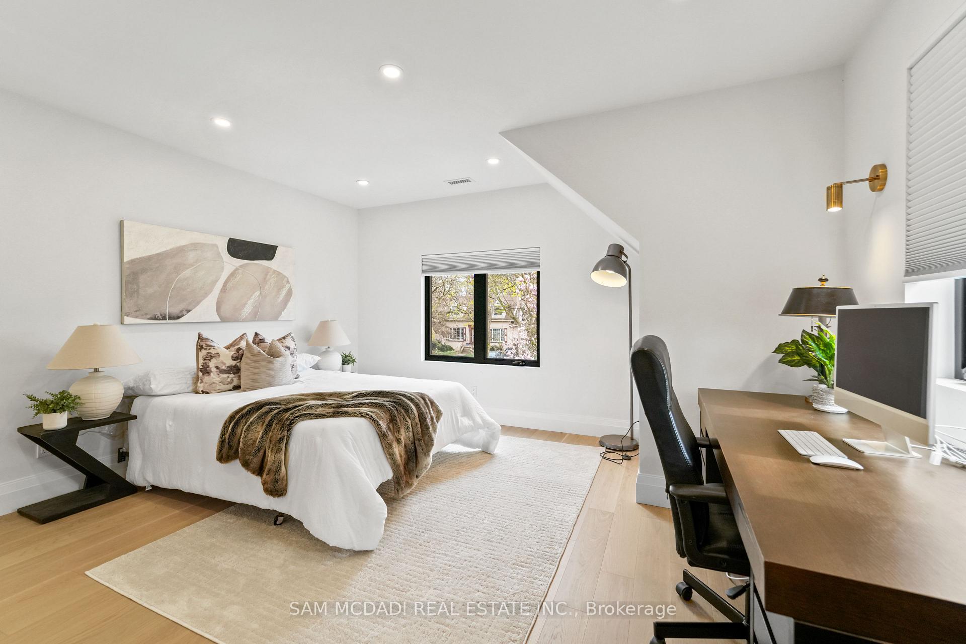 130 Lake Promenade