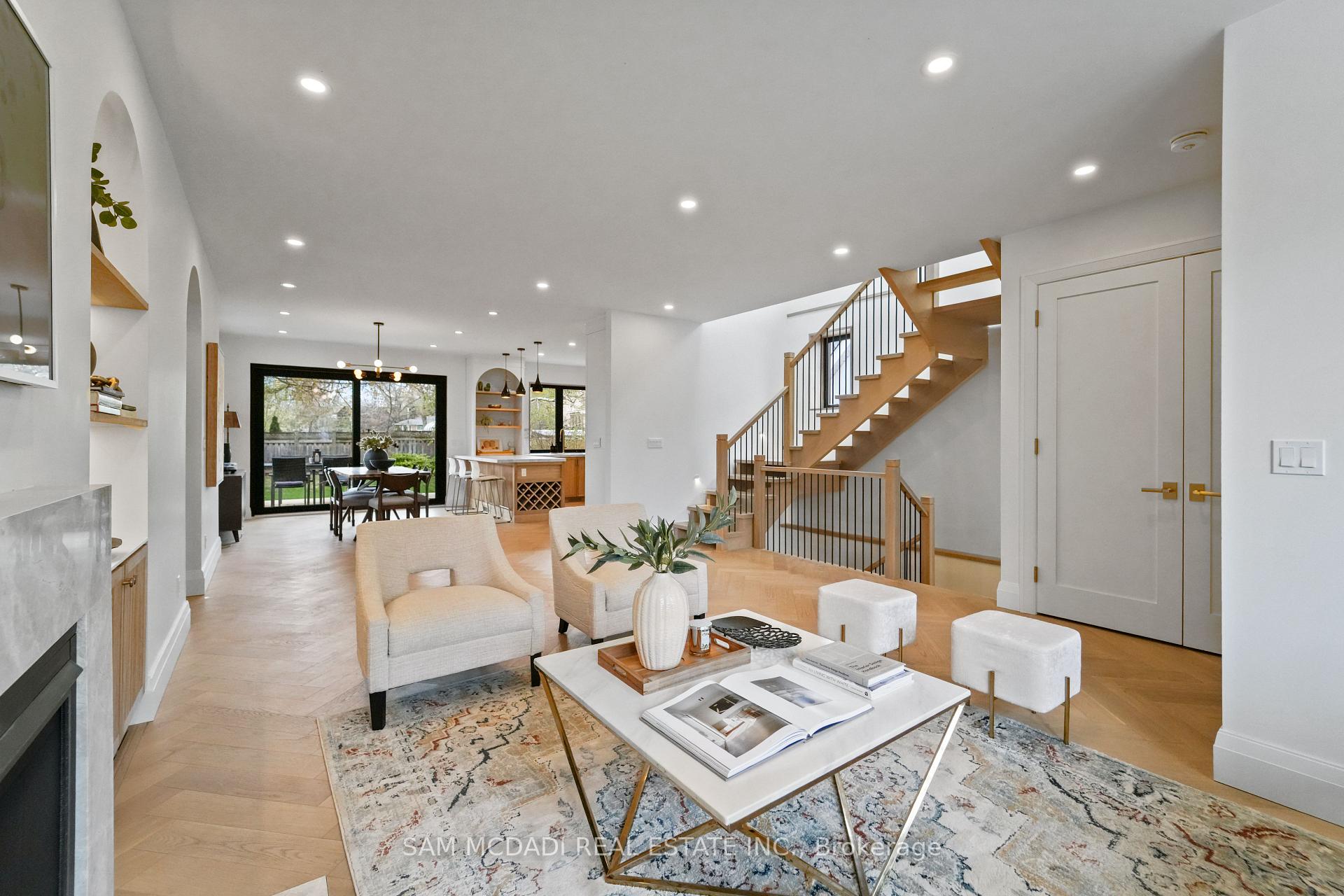 130 Lake Promenade