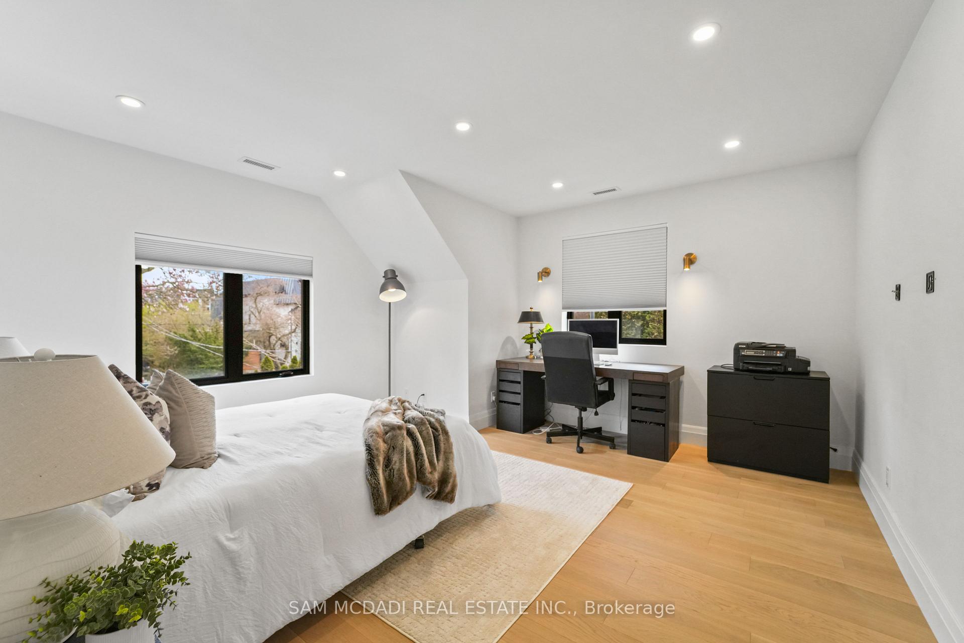 130 Lake Promenade