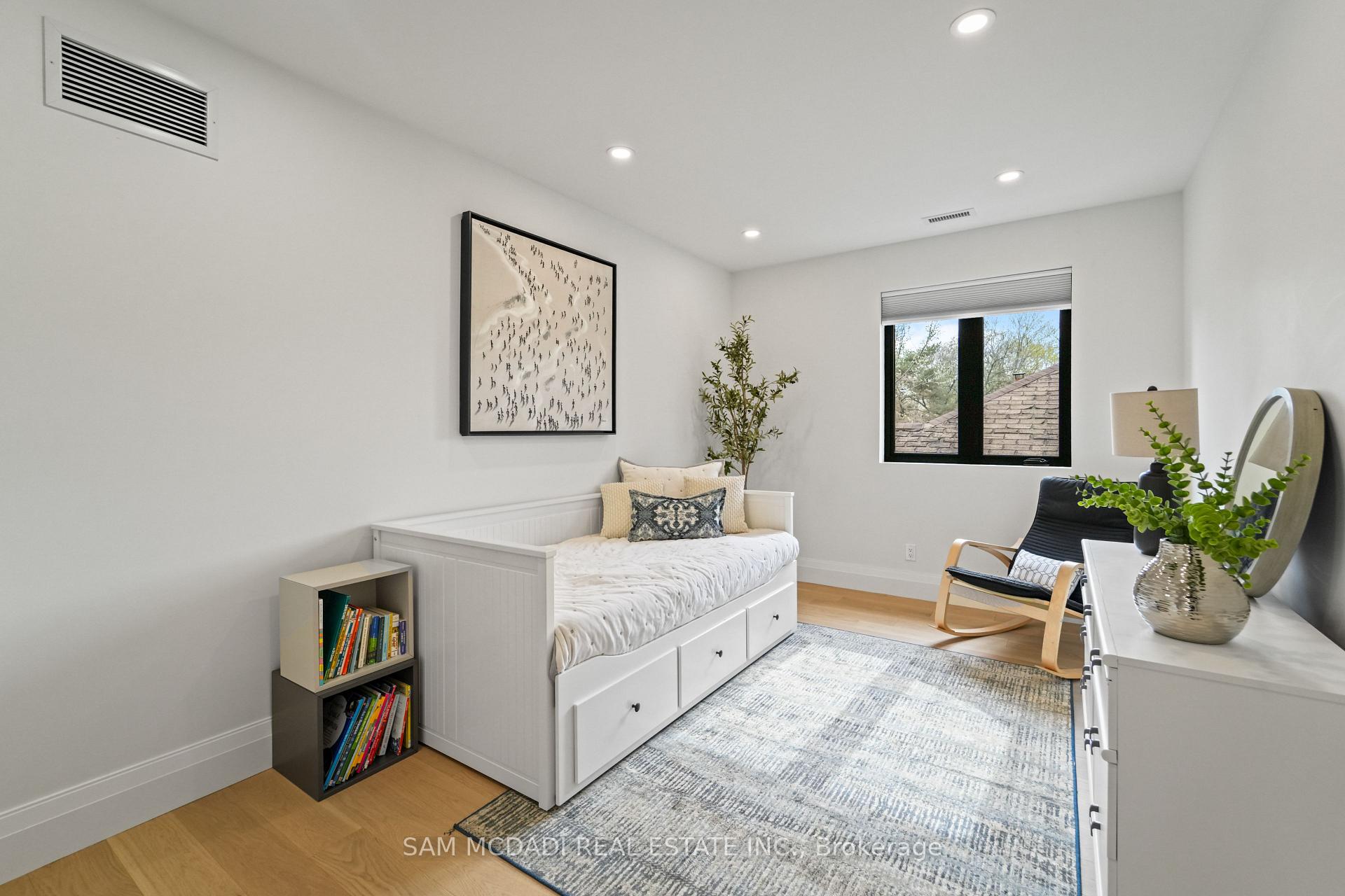 130 Lake Promenade