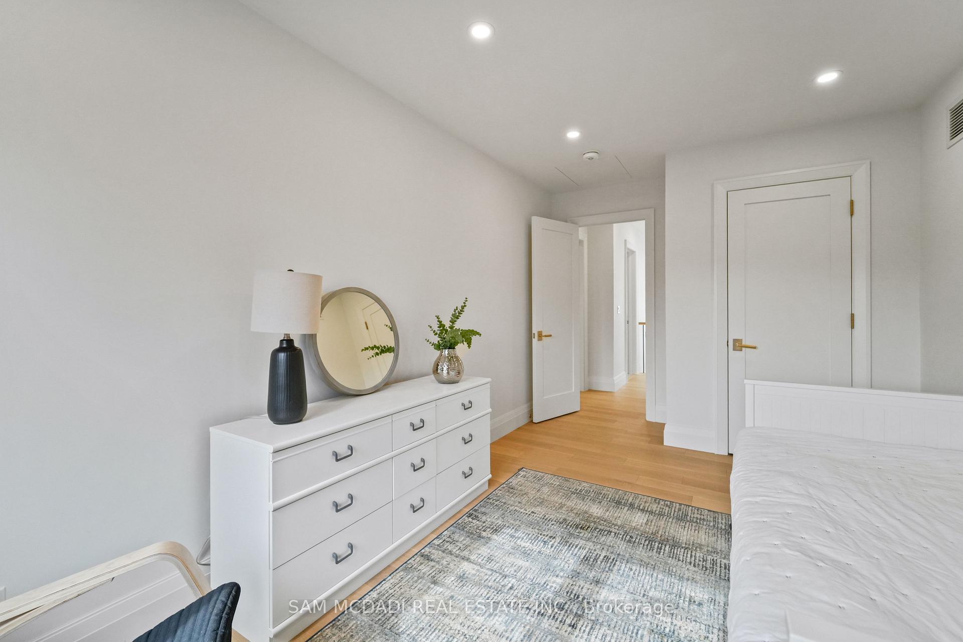 130 Lake Promenade