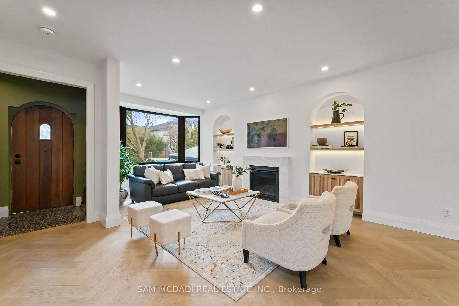 130 Lake Promenade