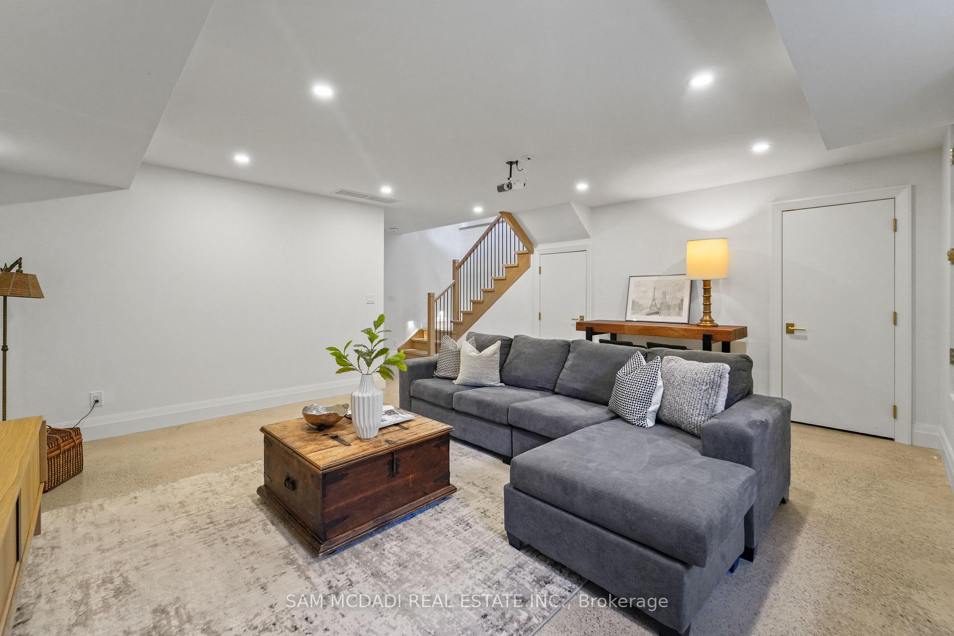 130 Lake Promenade