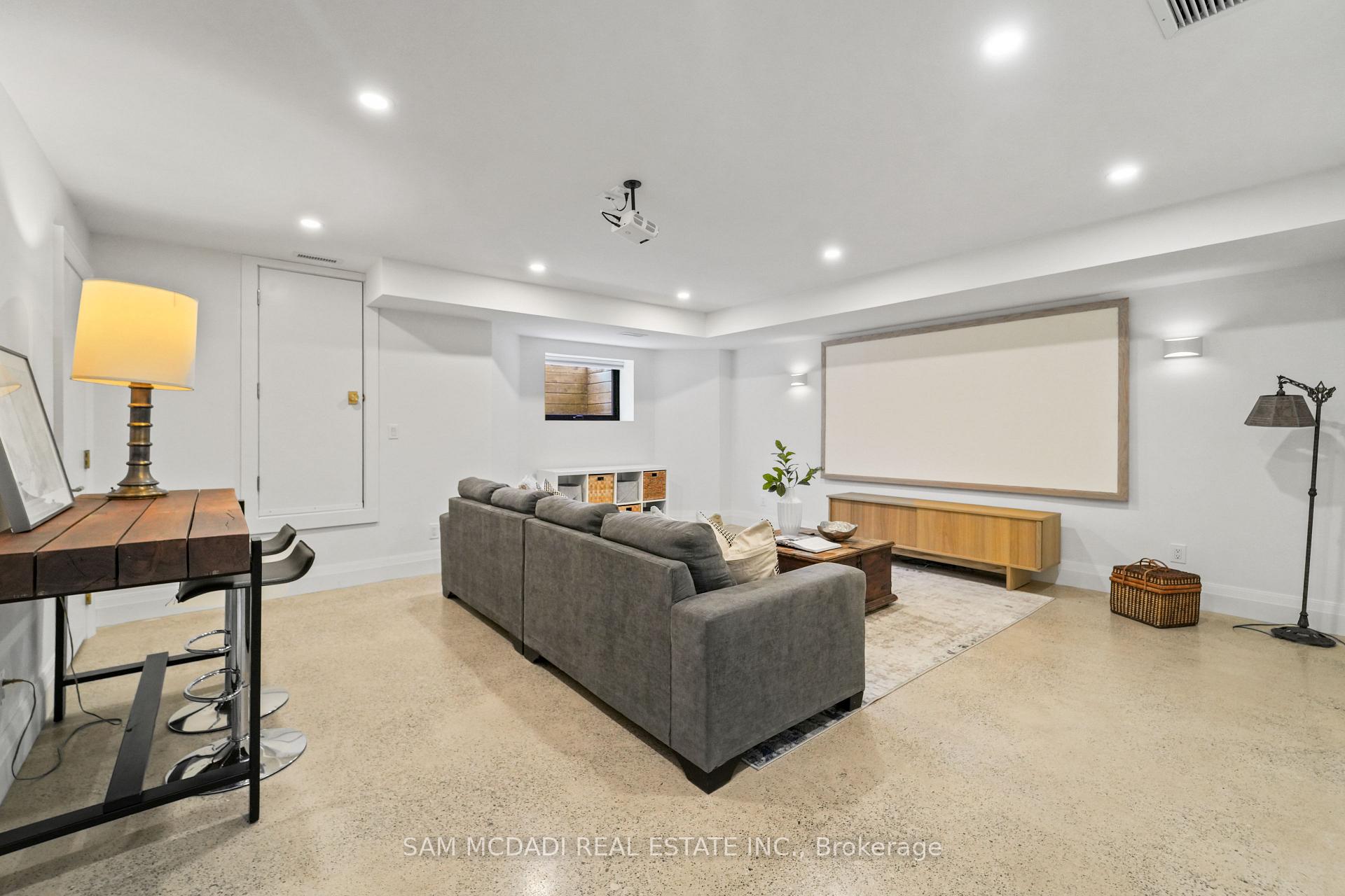 130 Lake Promenade