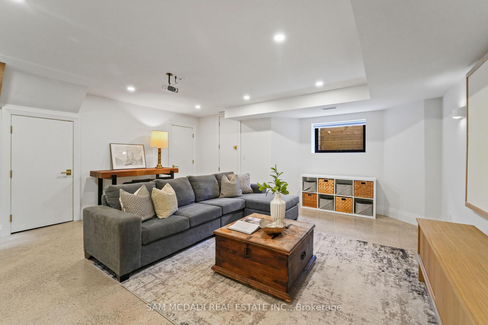130 Lake Promenade