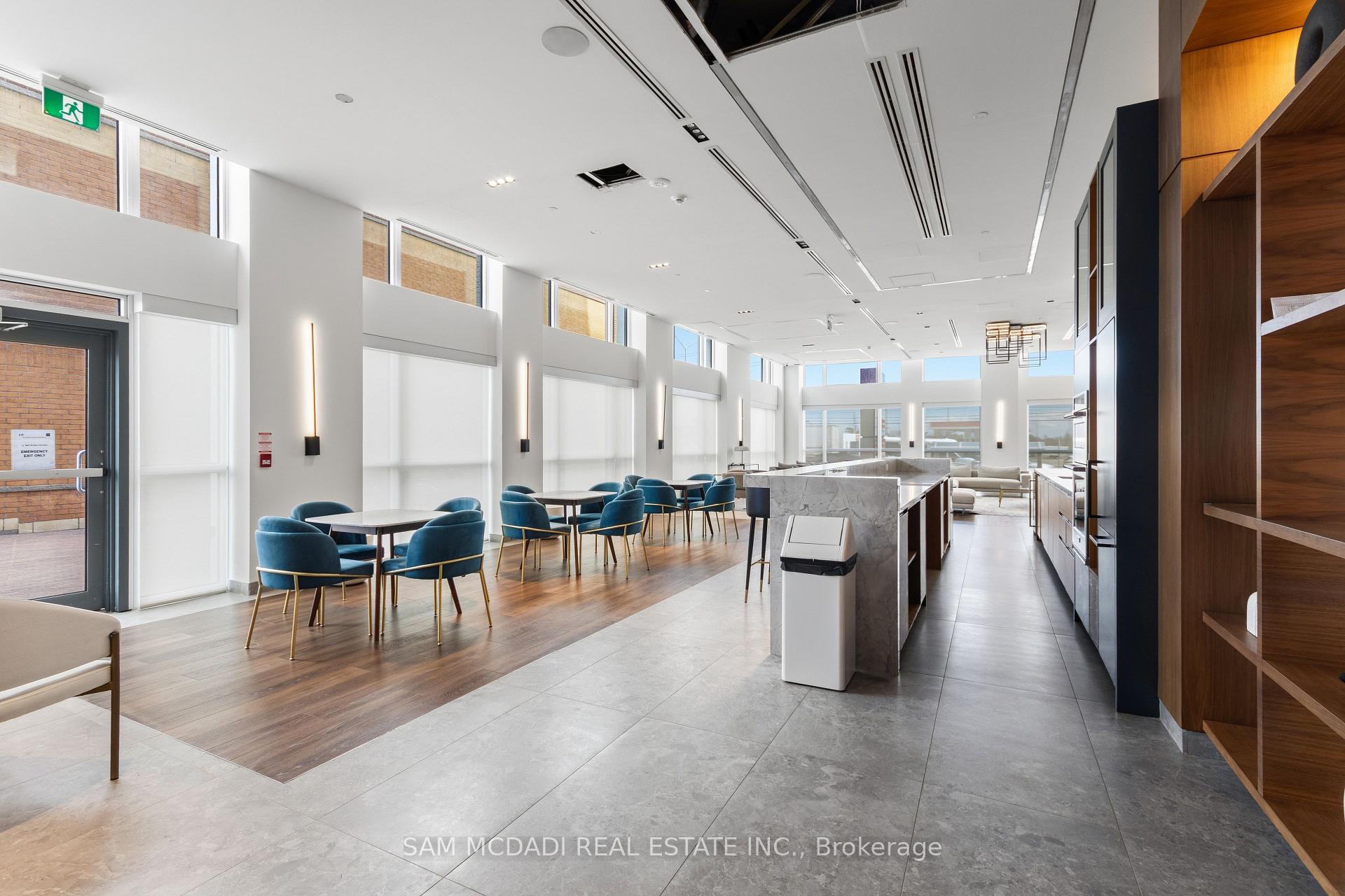 509 Dundas Street 709