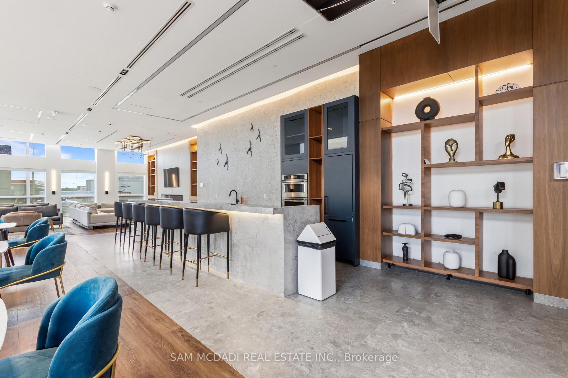 509 Dundas Street 709