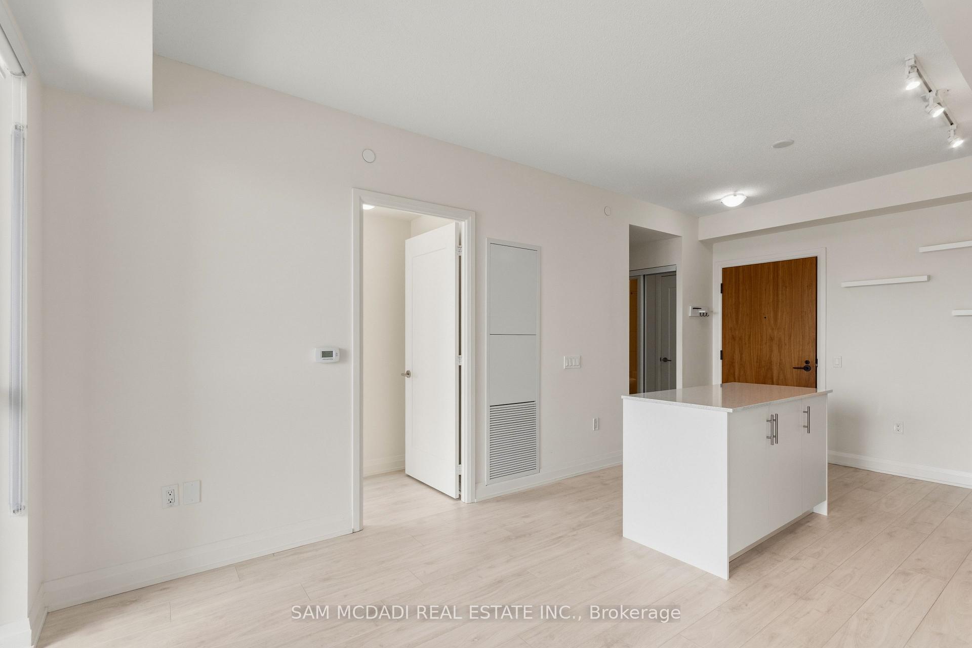 509 Dundas Street 709