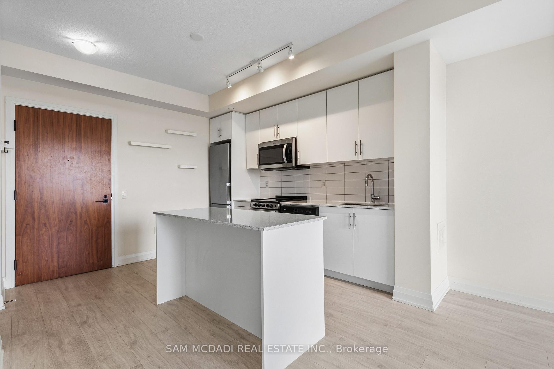 509 Dundas Street 709