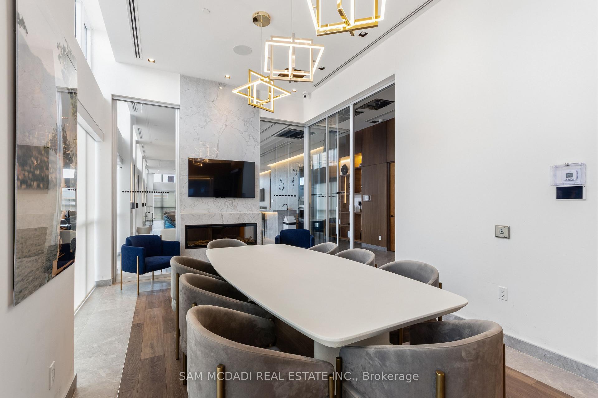 509 Dundas Street 709