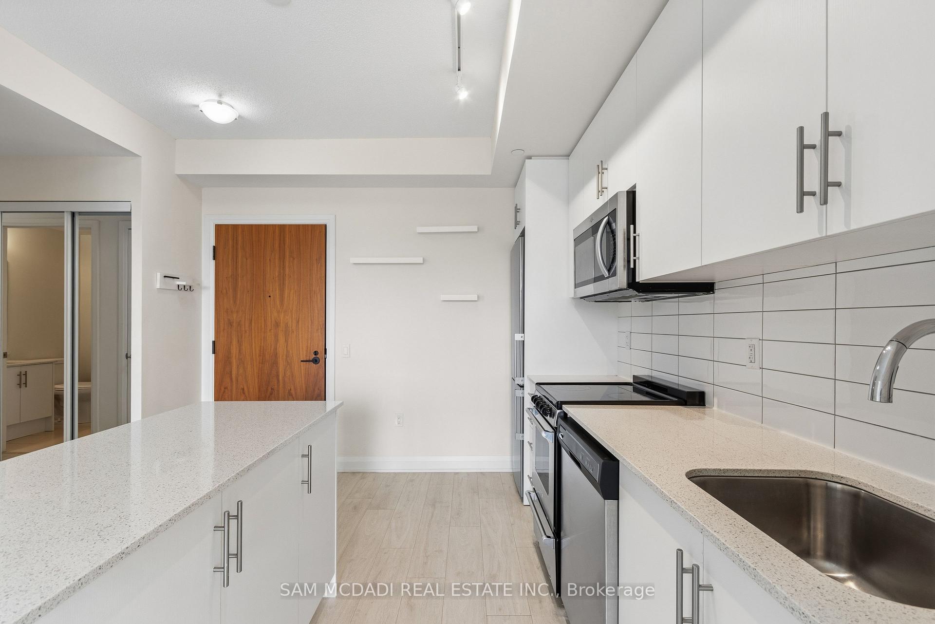 509 Dundas Street 709