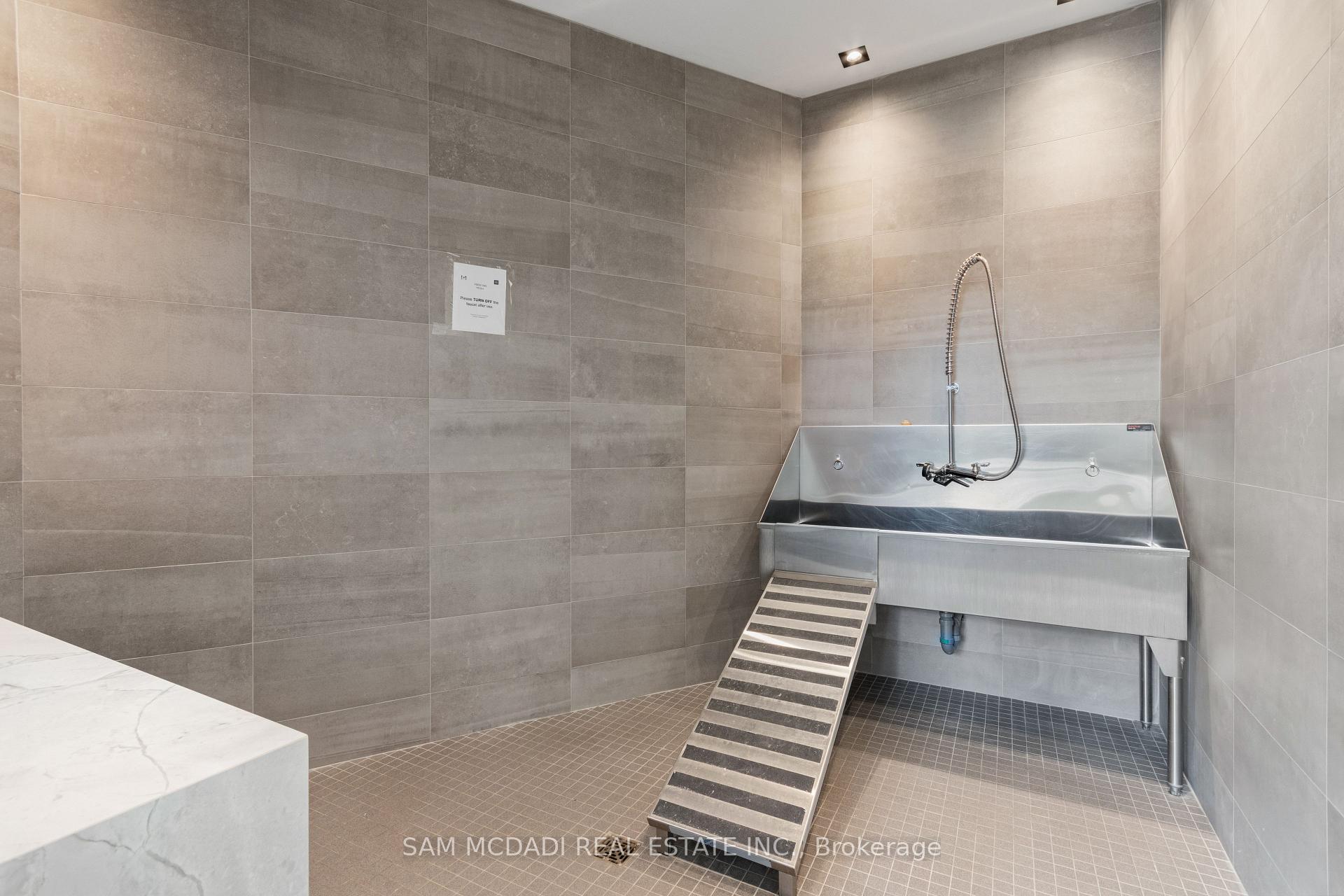 509 Dundas Street 709