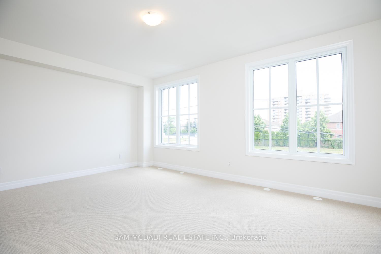 1180 Cawthra Road 102