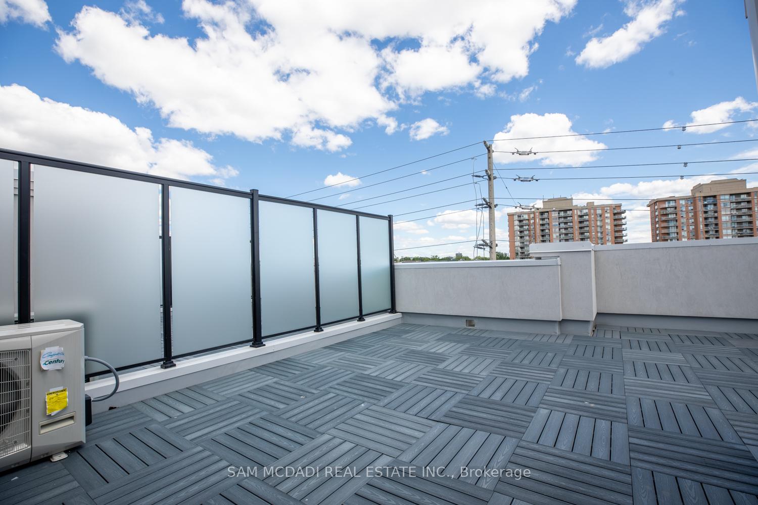 1180 Cawthra Road 102
