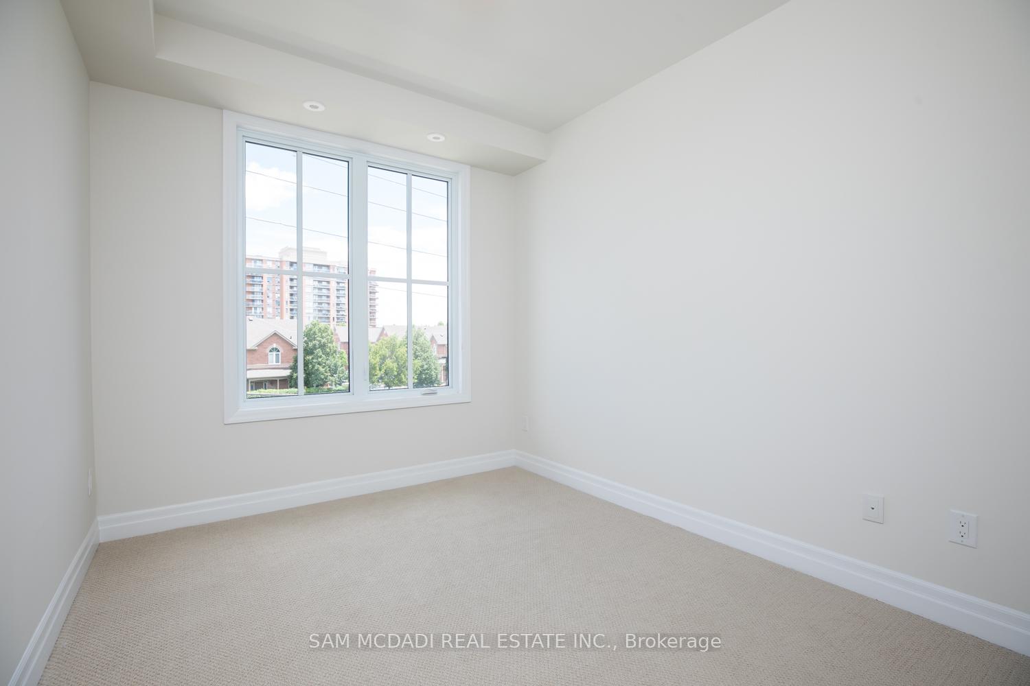 1180 Cawthra Road 102