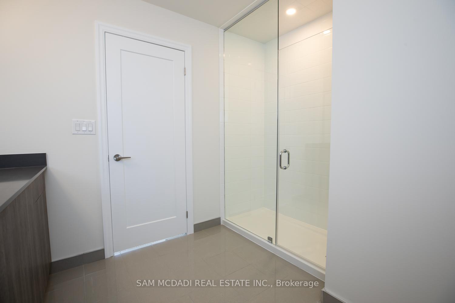 1180 Cawthra Road 102