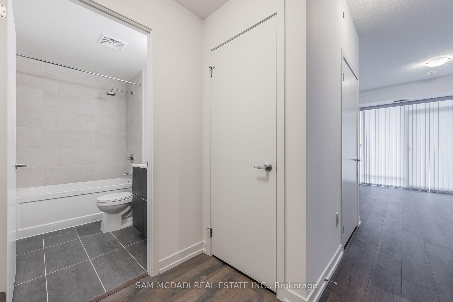 2520 Eglinton Avenue W 1714