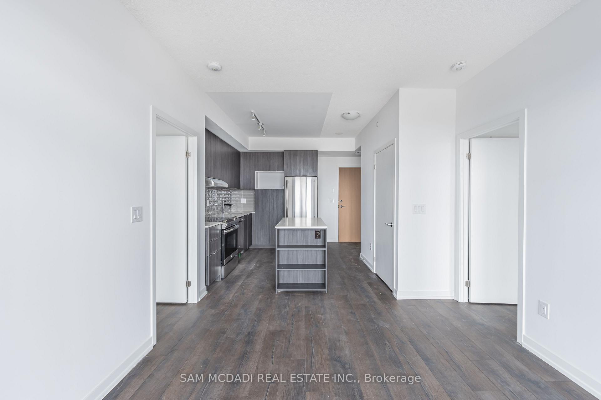 2520 Eglinton Avenue W 1714