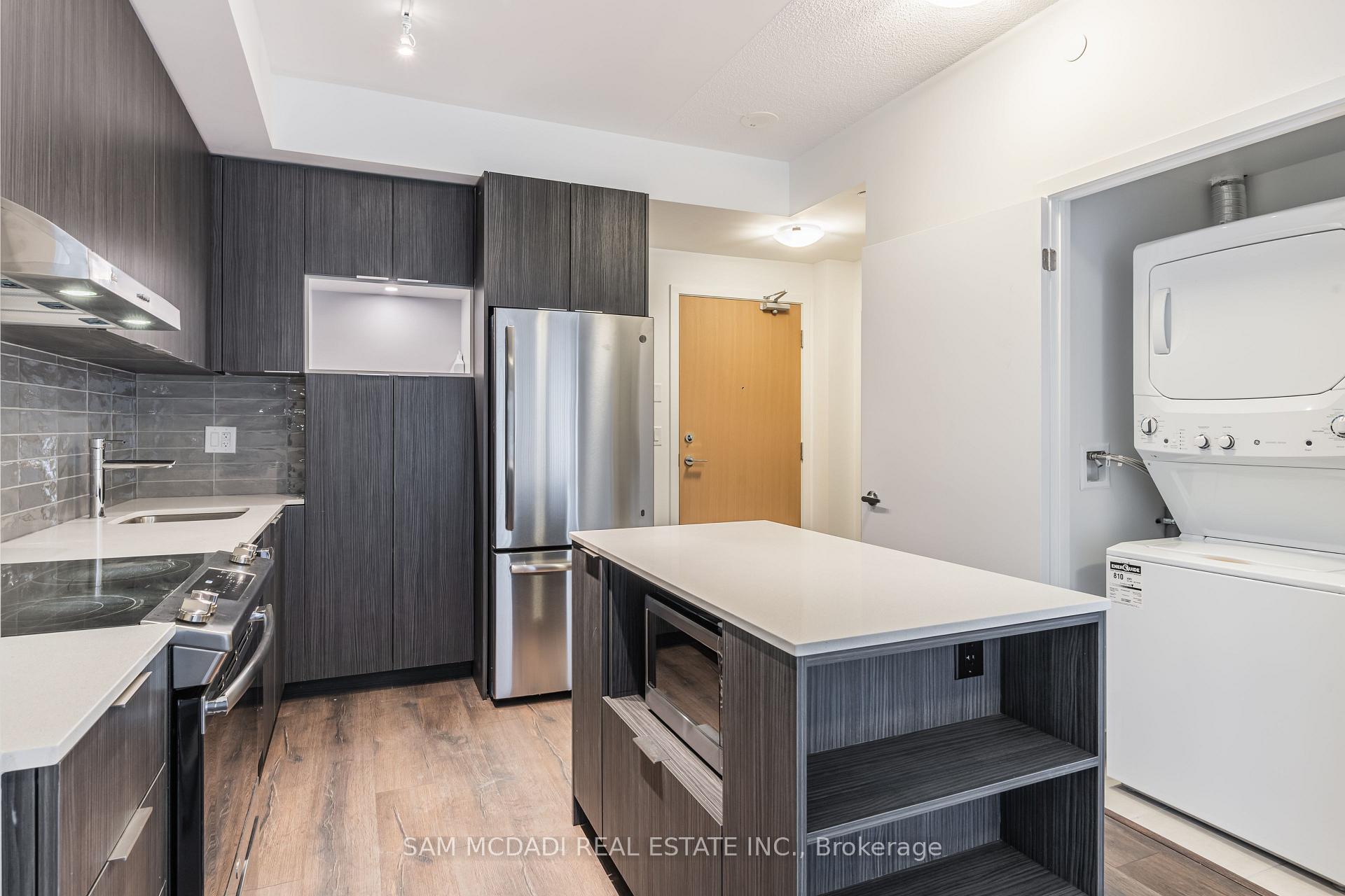 2520 Eglinton Avenue W 1714