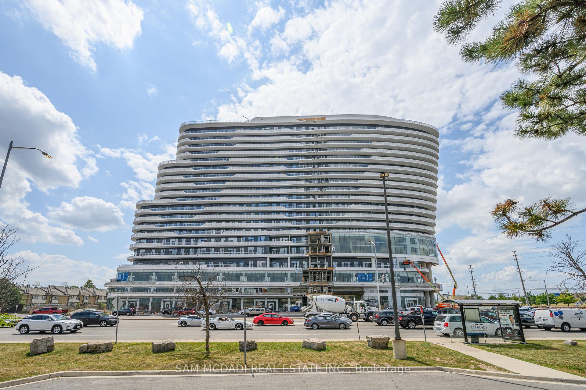 2520 Eglinton Avenue W 1714