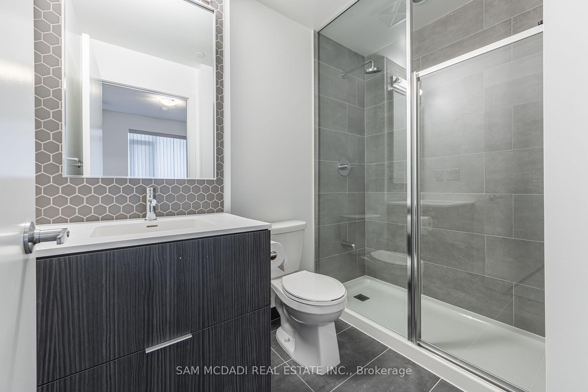 2520 Eglinton Avenue W 1714