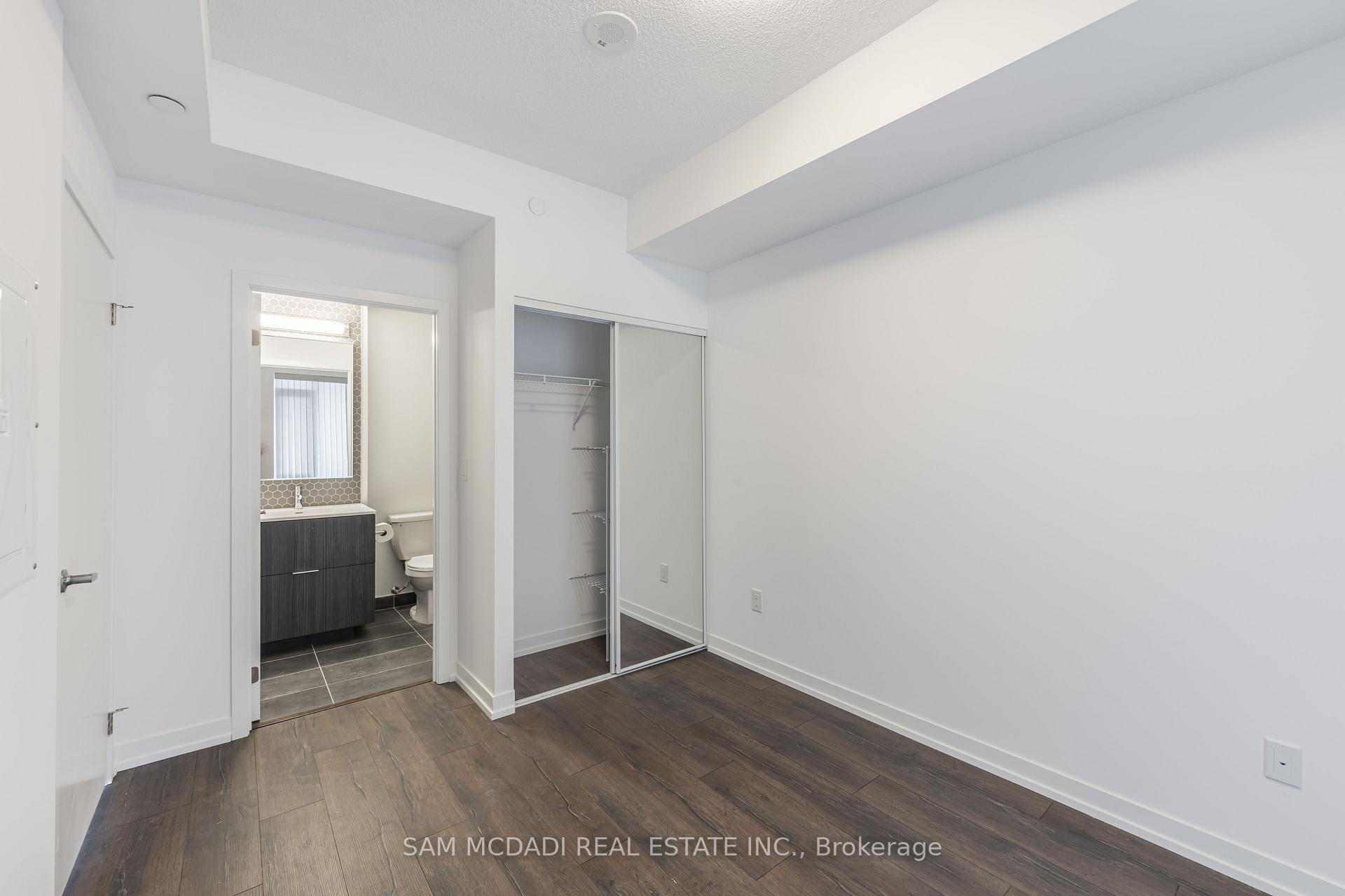 2520 Eglinton Avenue W 1714