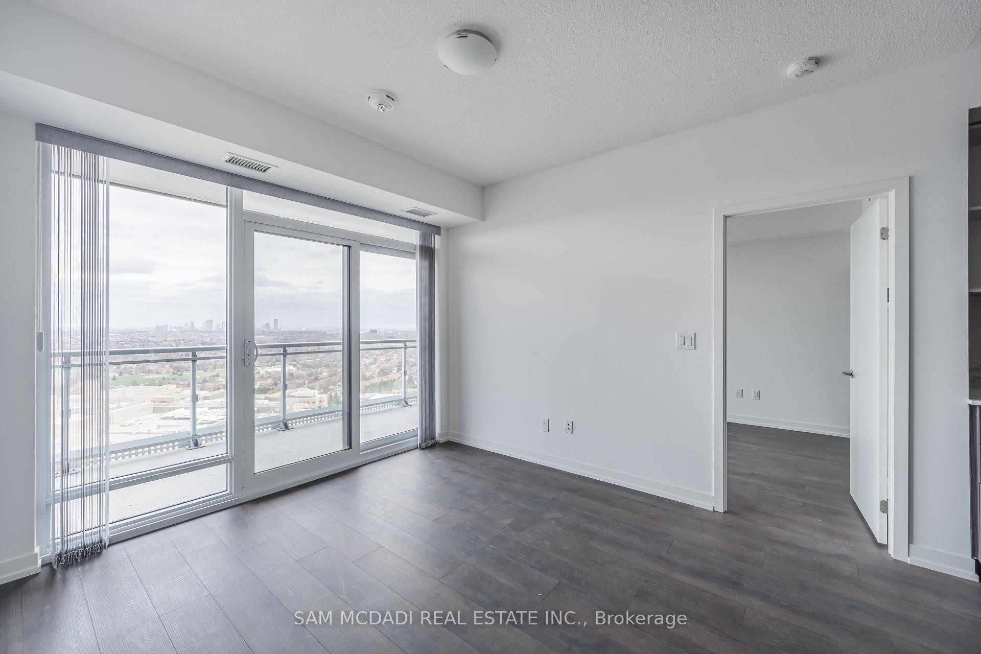2520 Eglinton Avenue W 1714