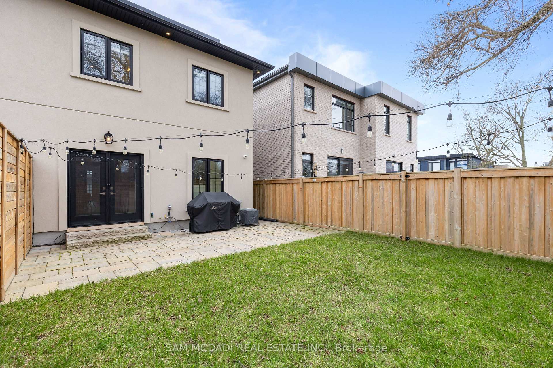 4 Iroquois Avenue