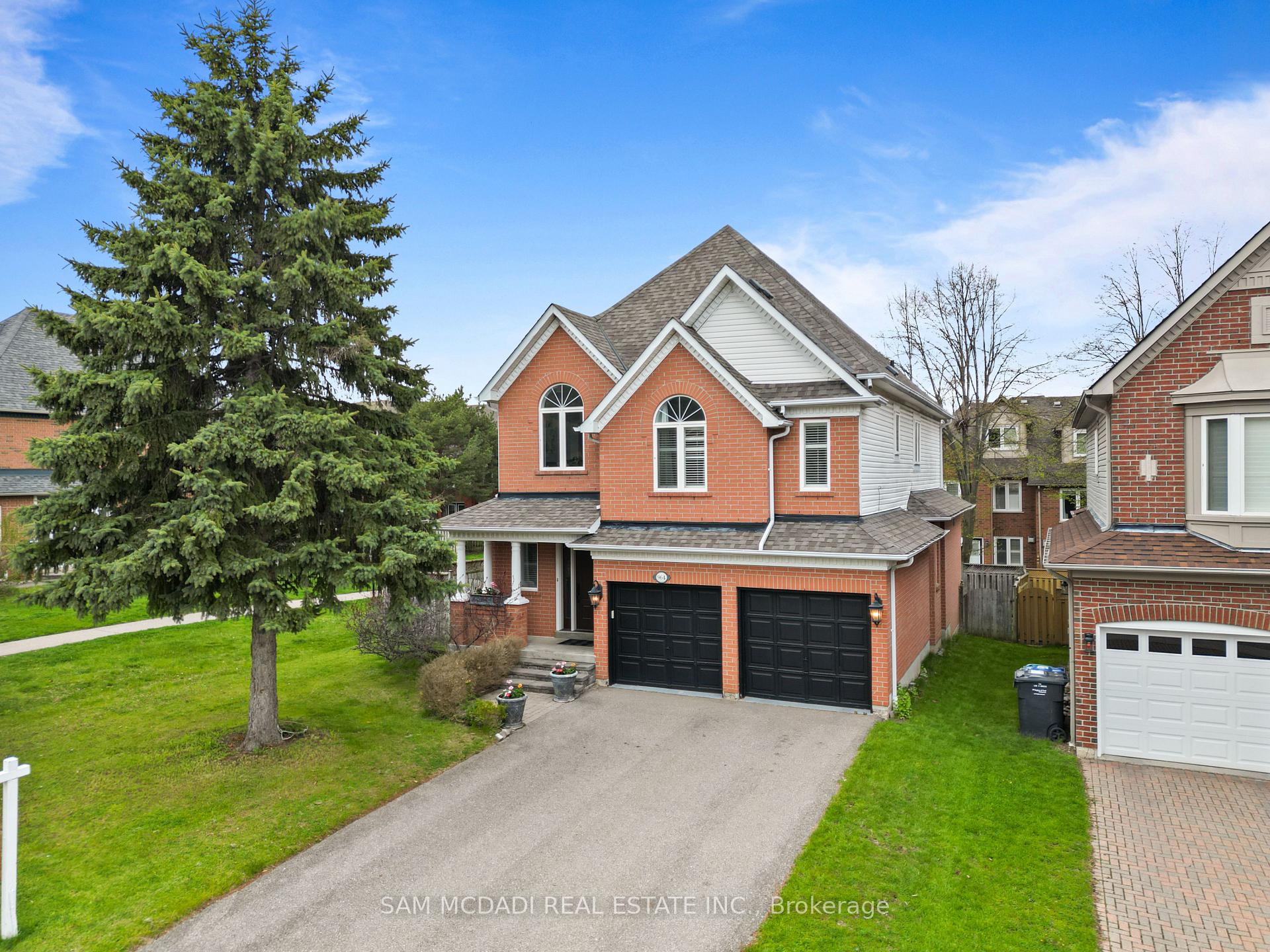 964 Queen Street W